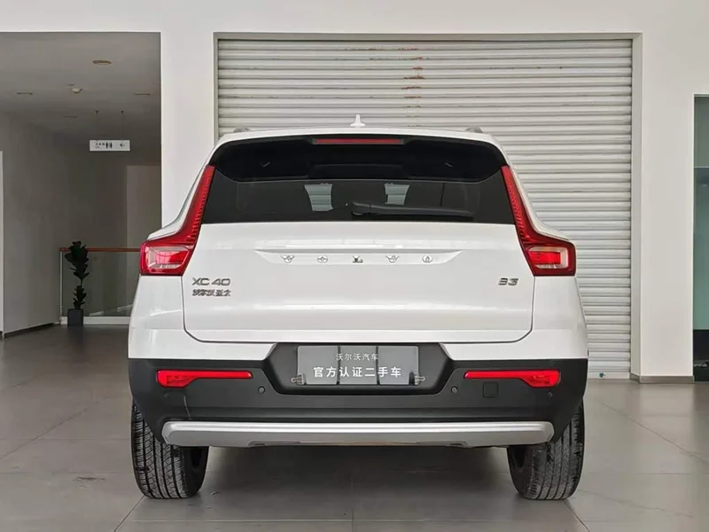 Volvo XC40 — фото 7
