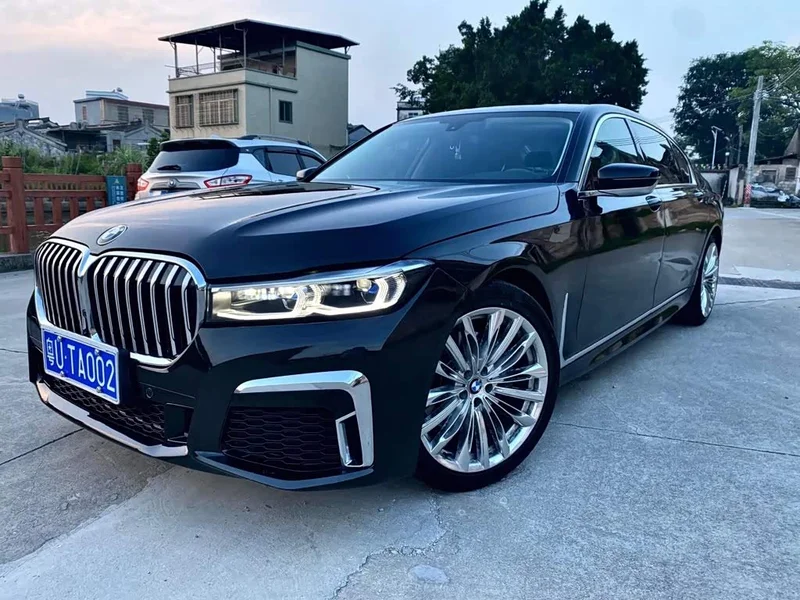 BMW 7-Series — фото 1