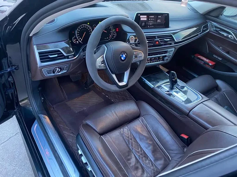 BMW 7-Series — фото 11