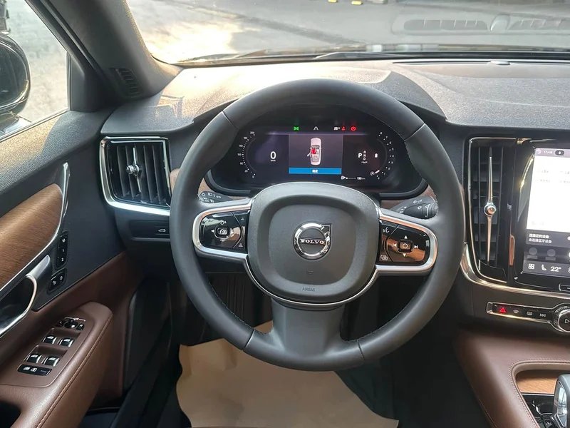 Volvo S90 — фото 12