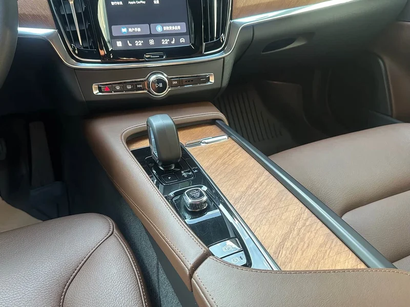 Volvo S90 — фото 14