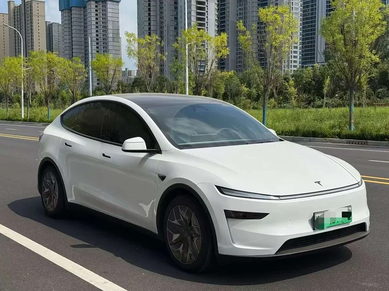 Tesla Model Y — фото 3