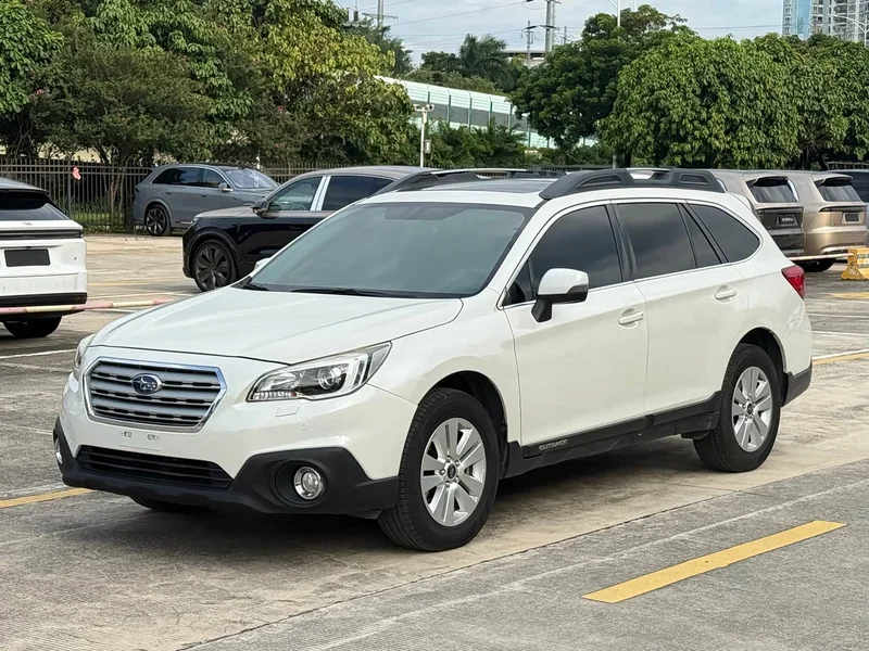 Subaru Outback — фото 1