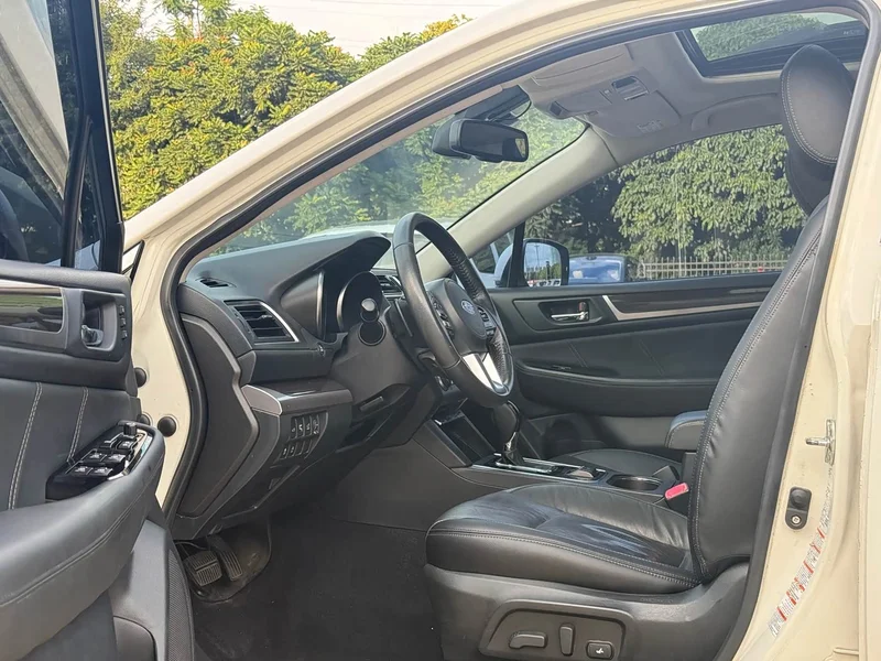 Subaru Outback — фото 11