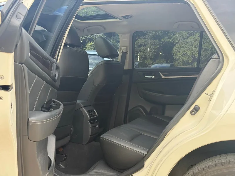 Subaru Outback — фото 10