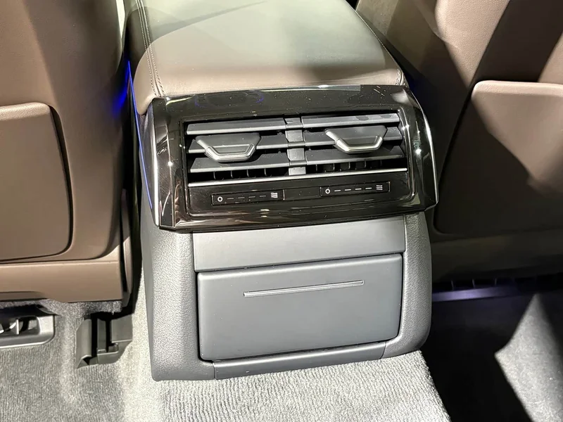 Audi A8 — фото 16