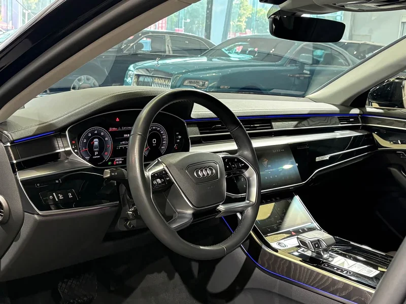 Audi A8 — фото 9