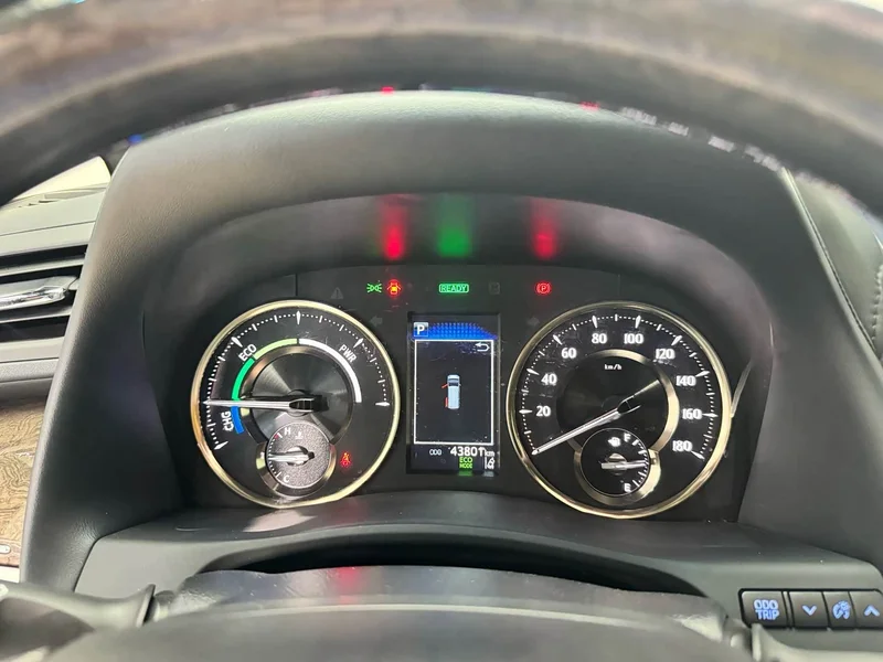 Toyota Alphard — фото 13