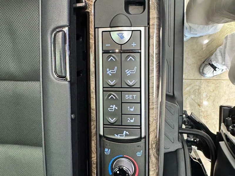 Toyota Alphard — фото 19