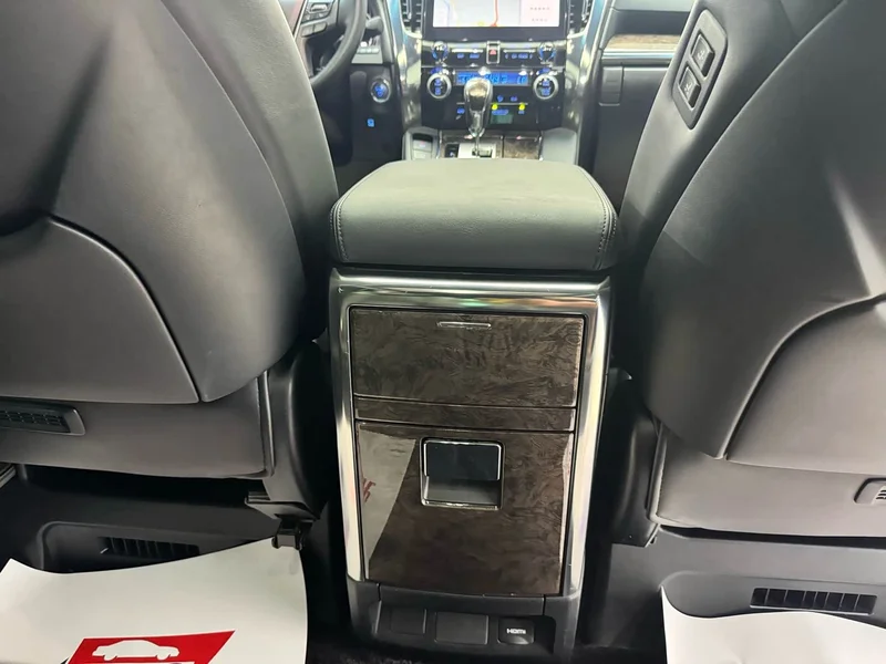 Toyota Alphard — фото 20