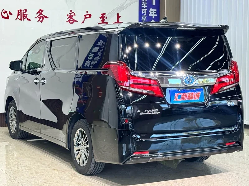 Toyota Alphard — фото 4