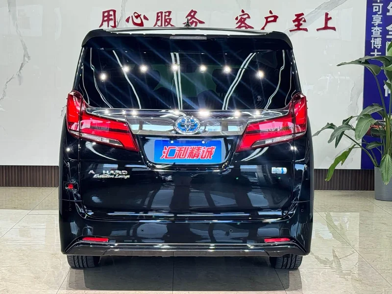 Toyota Alphard — фото 5