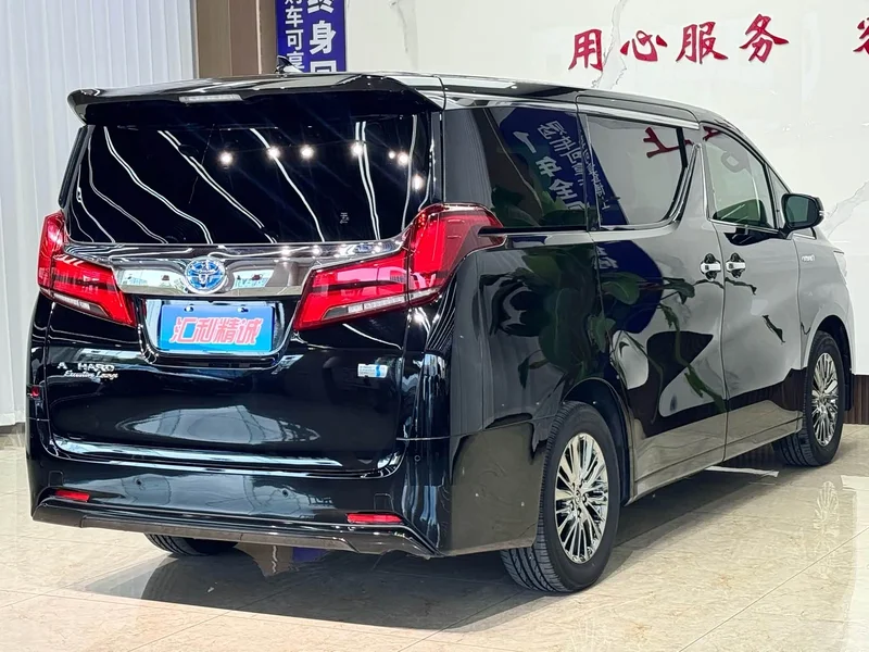 Toyota Alphard — фото 6