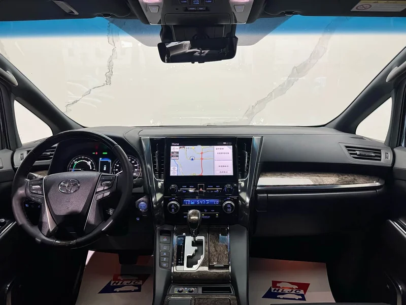 Toyota Alphard — фото 9