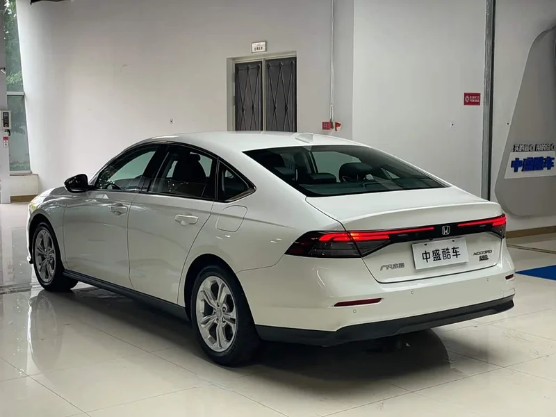Honda Accord — фото 24