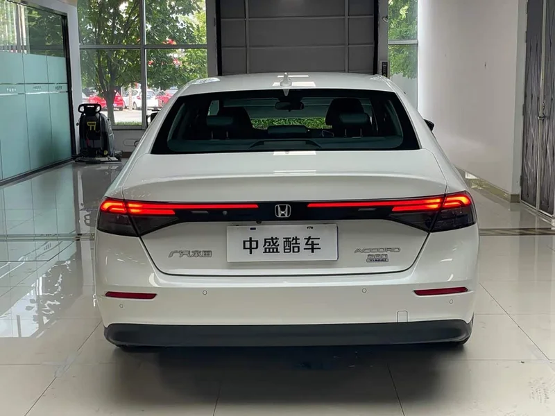 Honda Accord — фото 25
