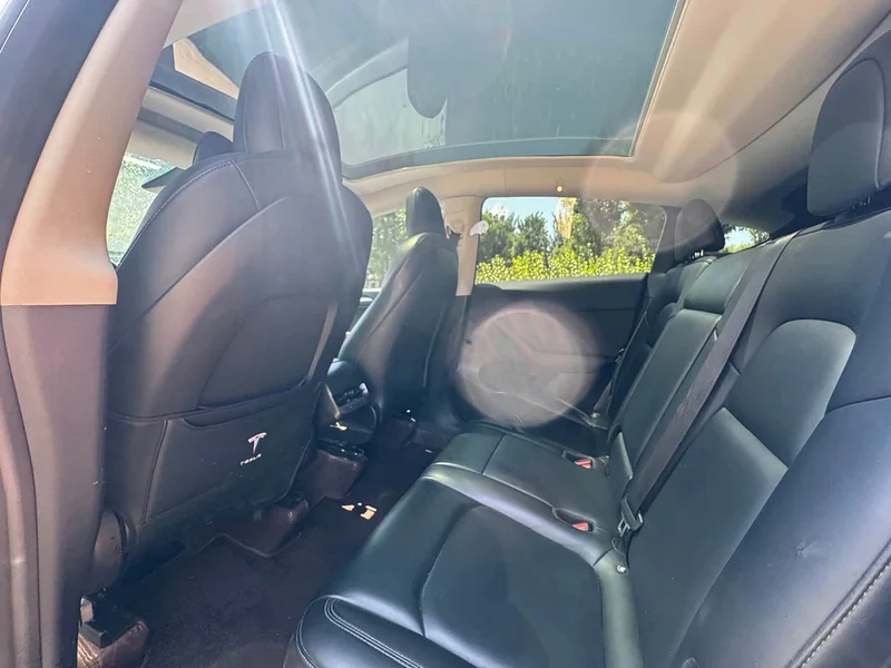 Tesla Model Y — фото 11