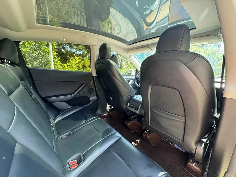 Tesla Model Y — фото 12