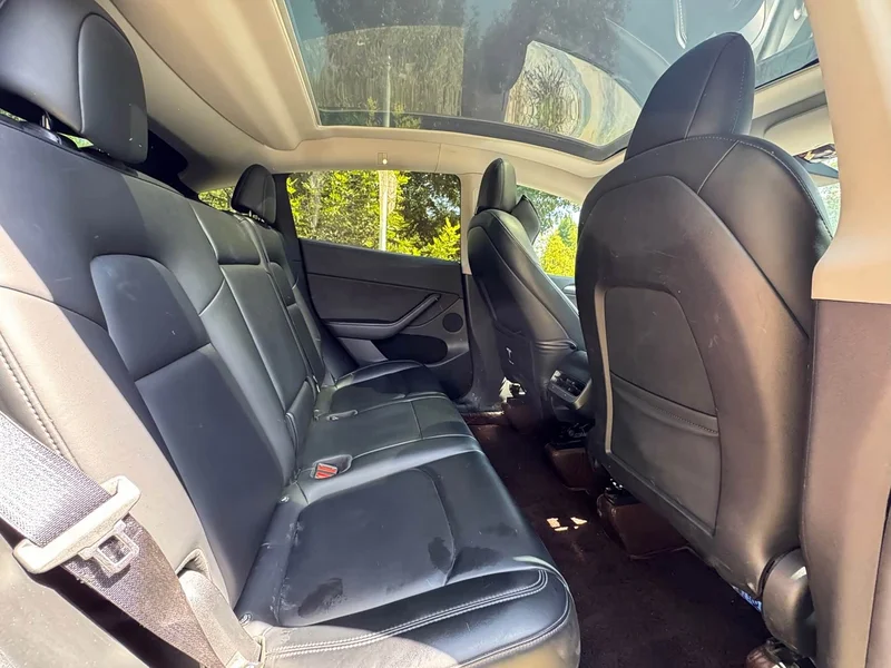 Tesla Model Y — фото 13