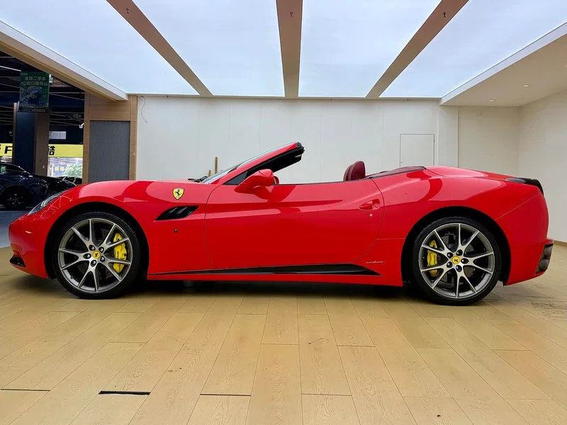 Ferrari California T — фото 11