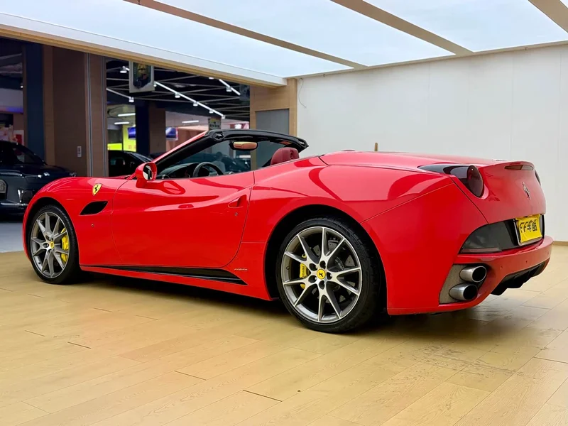 Ferrari California T — фото 5