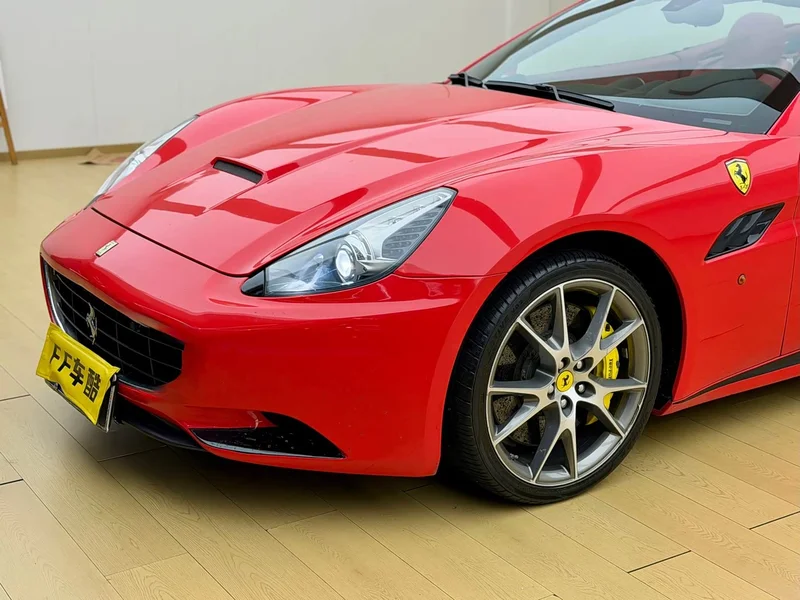 Ferrari California T — фото 7