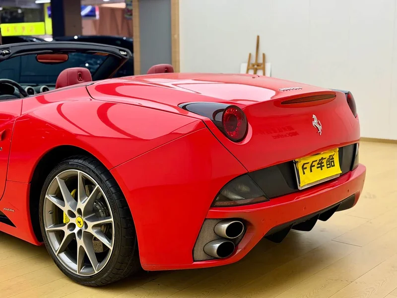 Ferrari California T — фото 8
