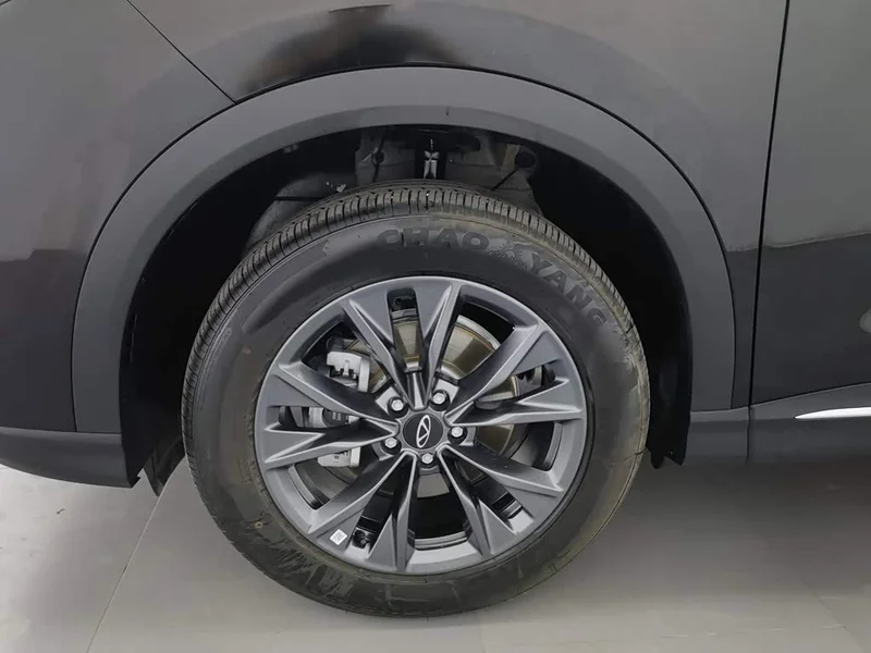 Chery Tiggo 8 — фото 17