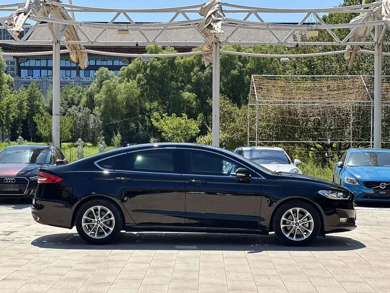 Ford Mondeo — фото 25