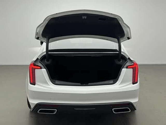 Cadillac CT5 — фото 11