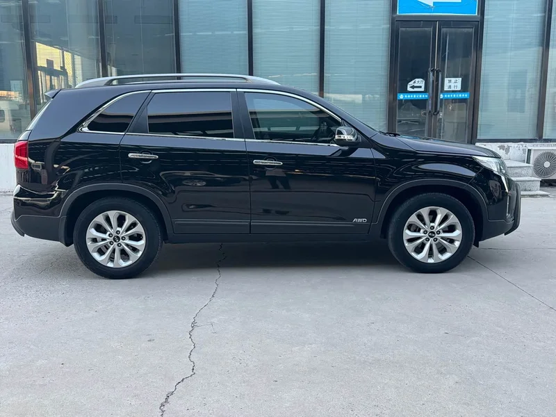 Kia Sorento — фото 3