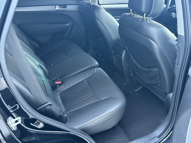 Kia Sorento — фото 9