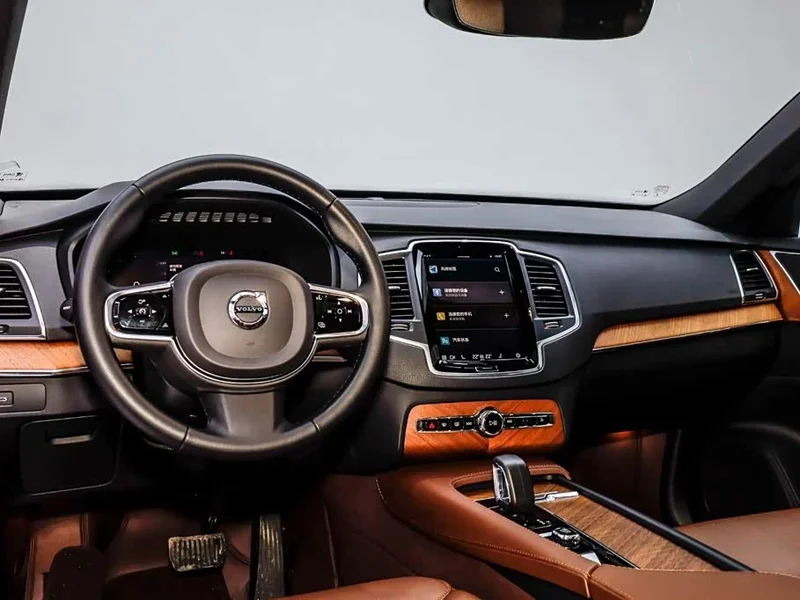 Volvo XC90 — фото 19