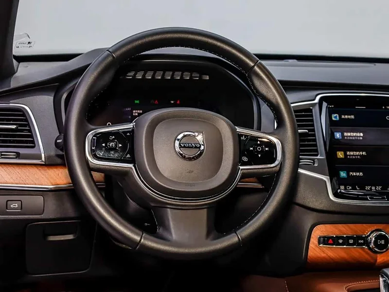 Volvo XC90 — фото 20