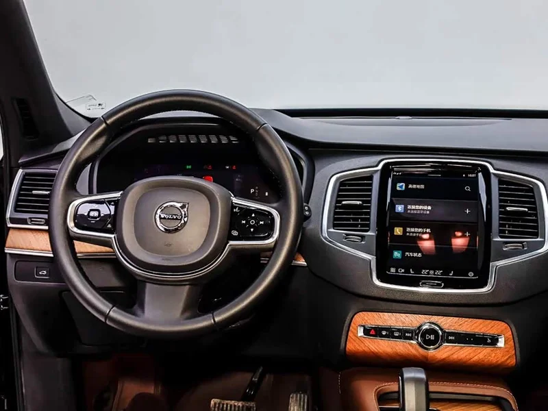 Volvo XC90 — фото 22