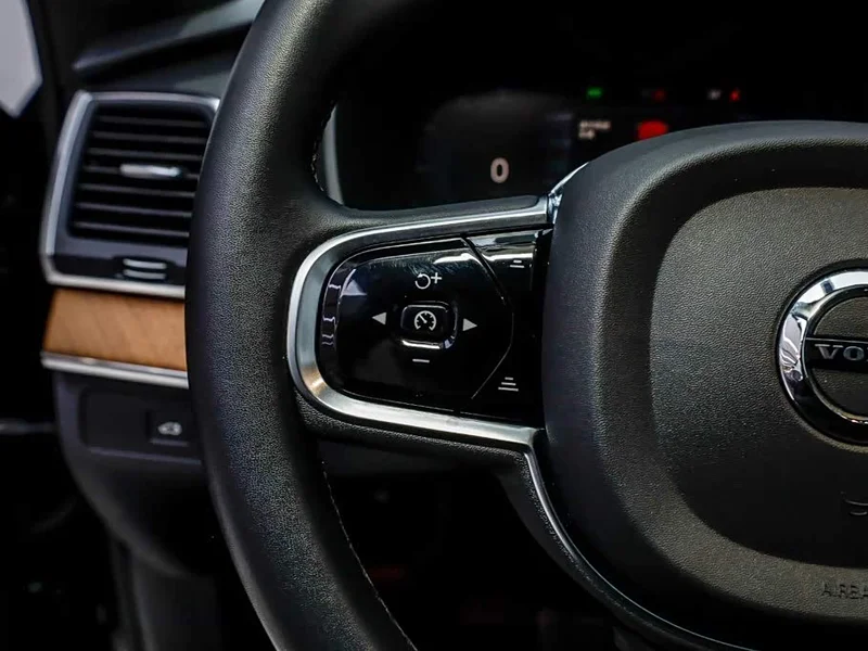 Volvo XC90 — фото 27