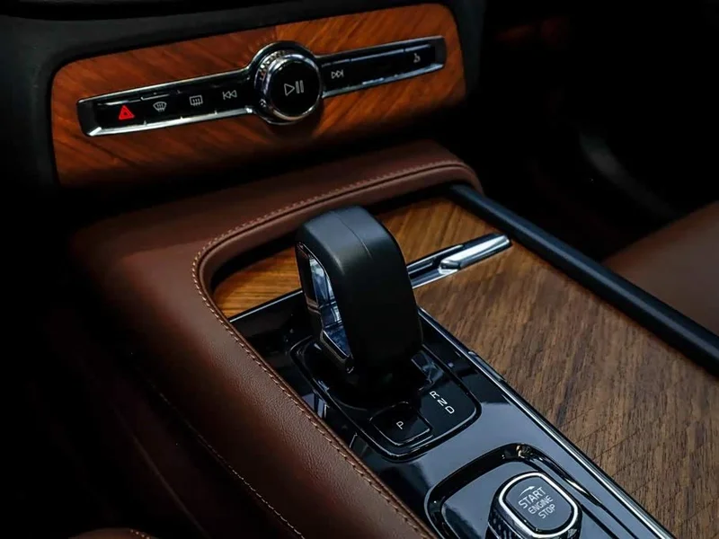 Volvo XC90 — фото 29