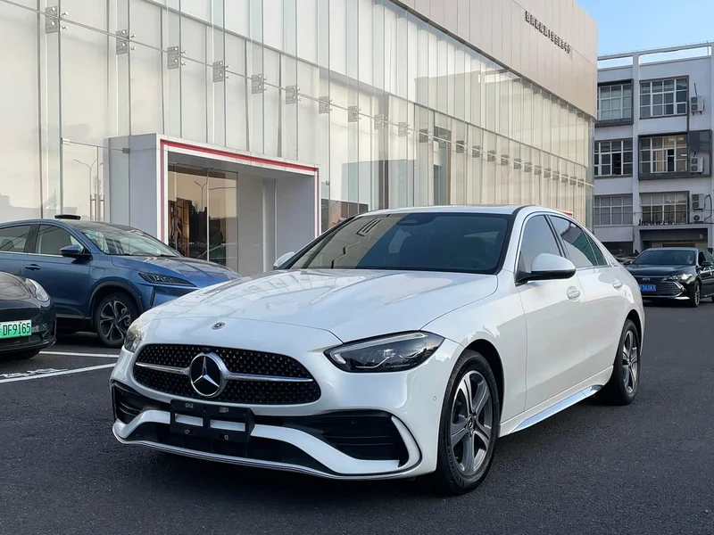 Mercedes-Benz C-Class — фото 1