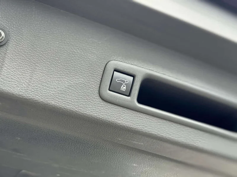 Toyota Sienna — фото 12
