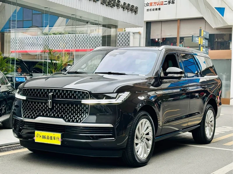 Lincoln Navigator — фото 1