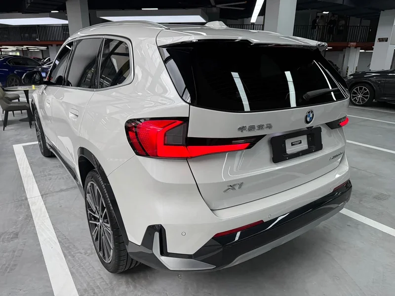 BMW X1 — фото 16