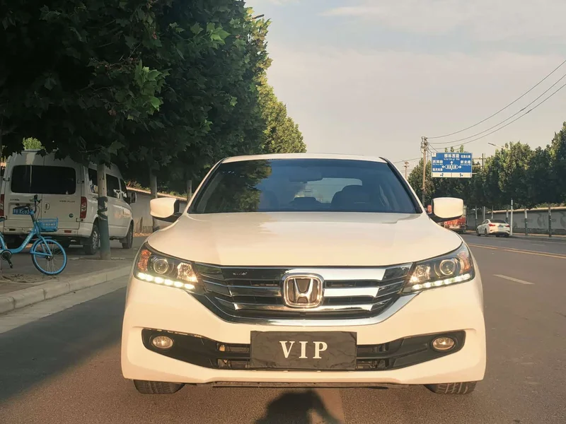 Honda Accord — фото 2