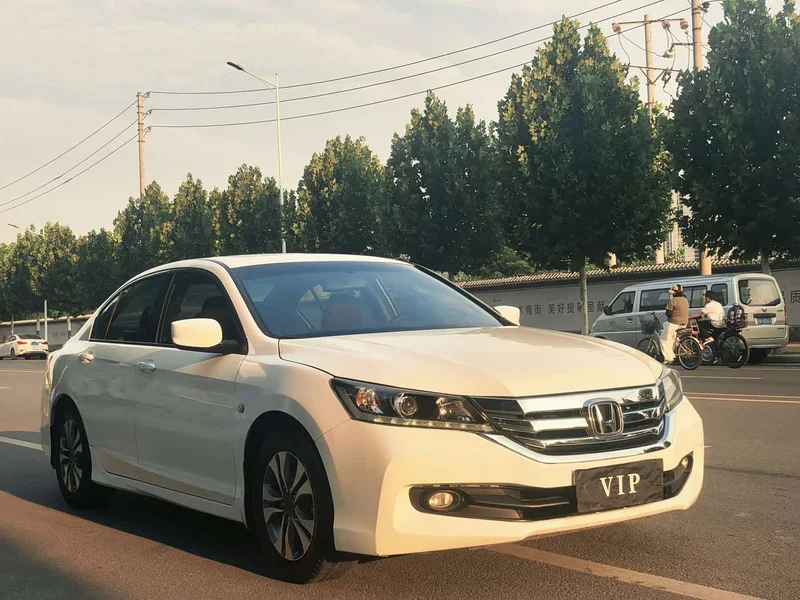 Honda Accord — фото 3