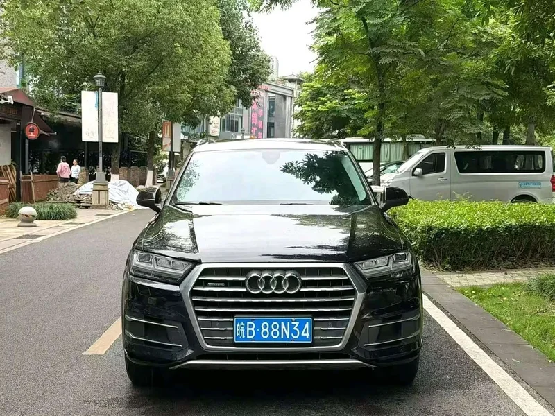 Audi Q7 — фото 2