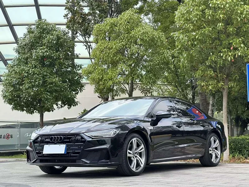 Audi A7L — фото 1