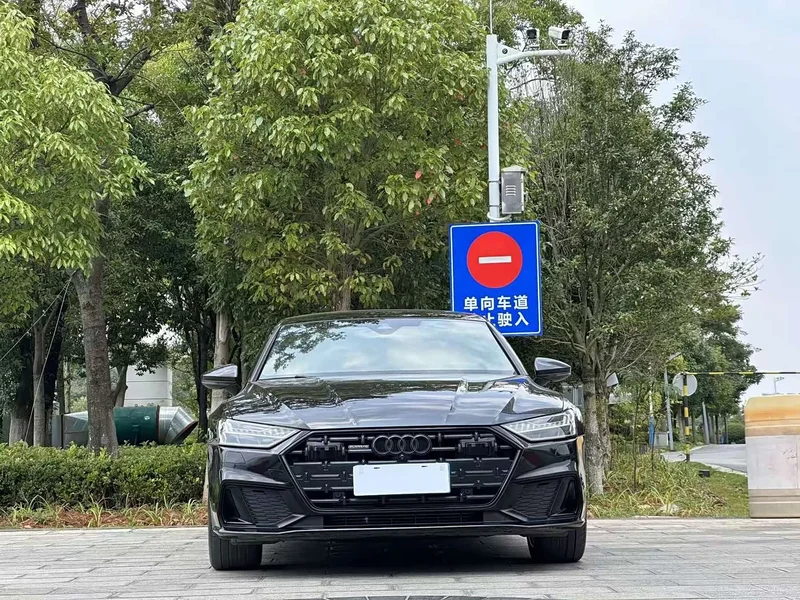Audi A7L — фото 2
