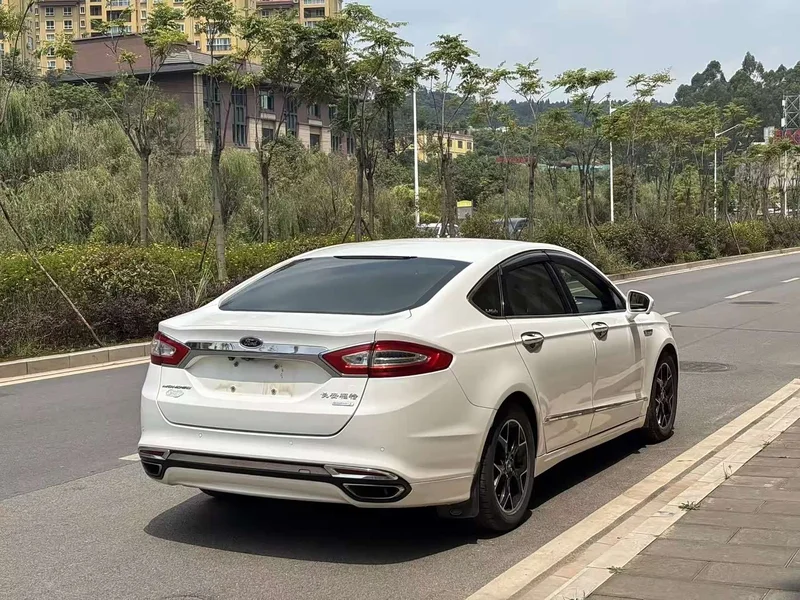 Ford Mondeo — фото 4