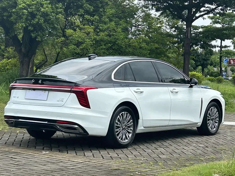 Hongqi H5 — фото 6