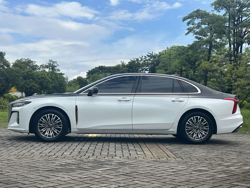 Hongqi H5 — фото 10
