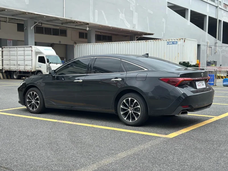 Toyota Avalon — фото 17